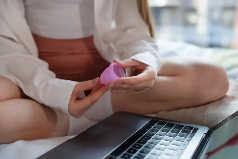 Salud Menstrual Inteligente: Una copa menstrual con sensores desarrollada en UCSUR