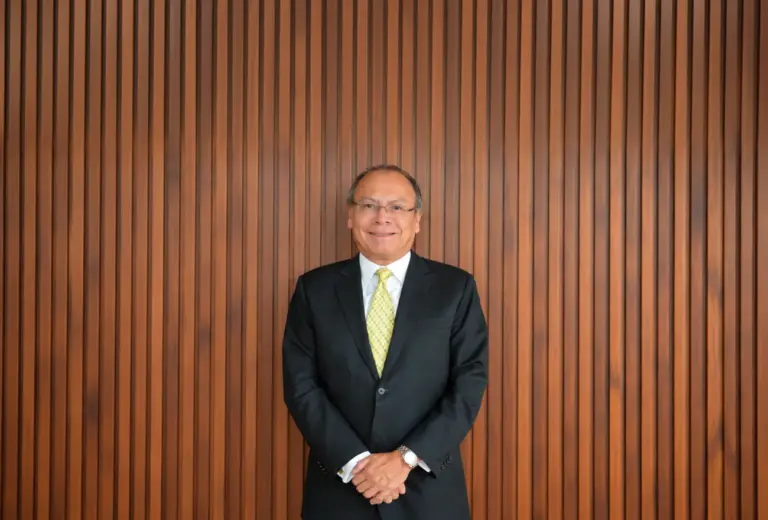 José Dextre Chacón entre las personalidades más influyentes de la educación peruana